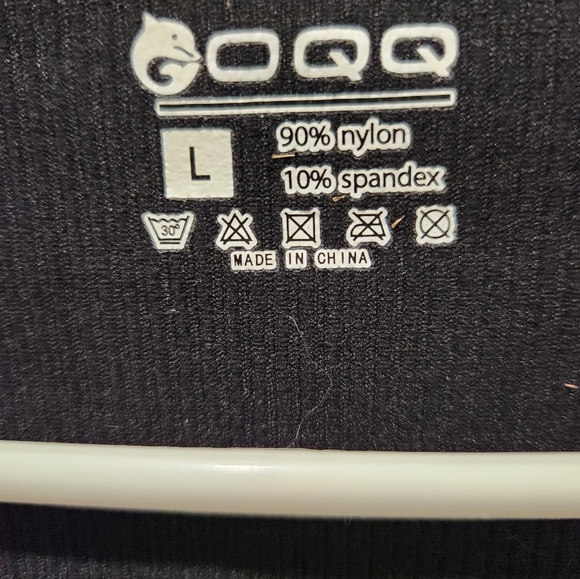 OQQ unitard sz lg heavy enough for winter and can be layered with a cropped top - Picture 6 of 7